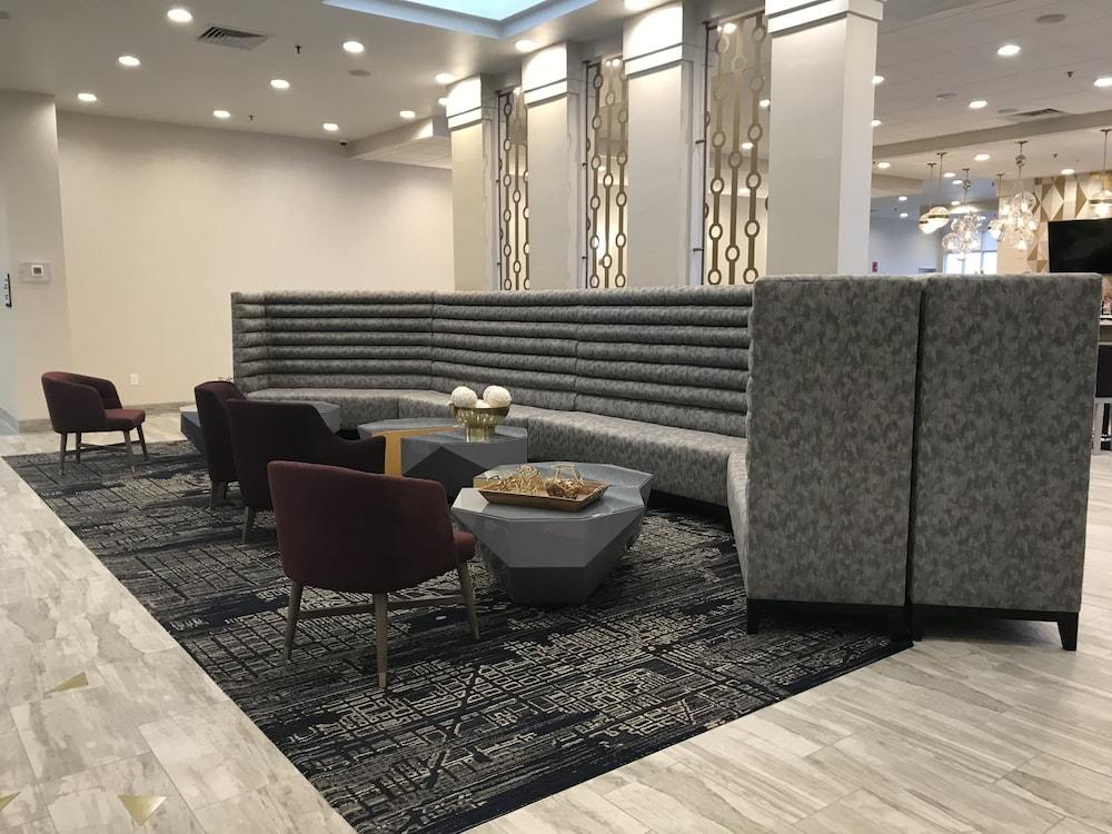 Sheraton Richmond Airport Hotel Сандстон Экстерьер фото