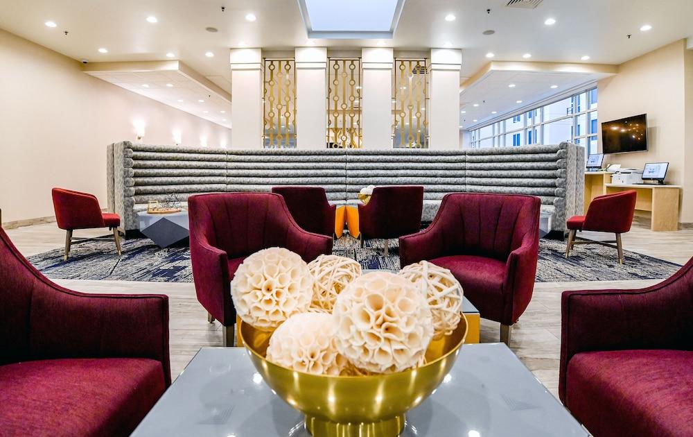 Sheraton Richmond Airport Hotel Сандстон Экстерьер фото
