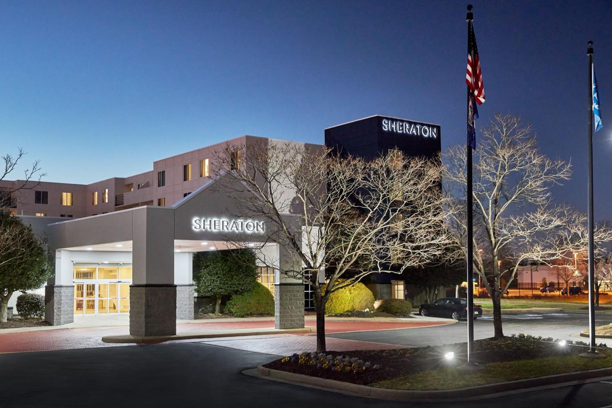 Sheraton Richmond Airport Hotel Сандстон Экстерьер фото