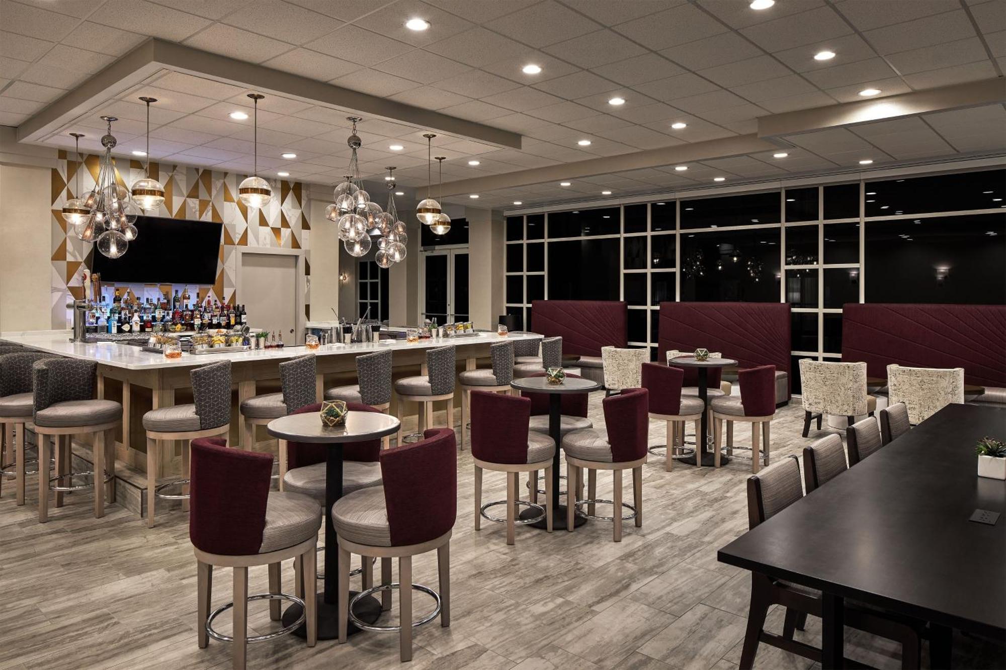 Sheraton Richmond Airport Hotel Сандстон Экстерьер фото