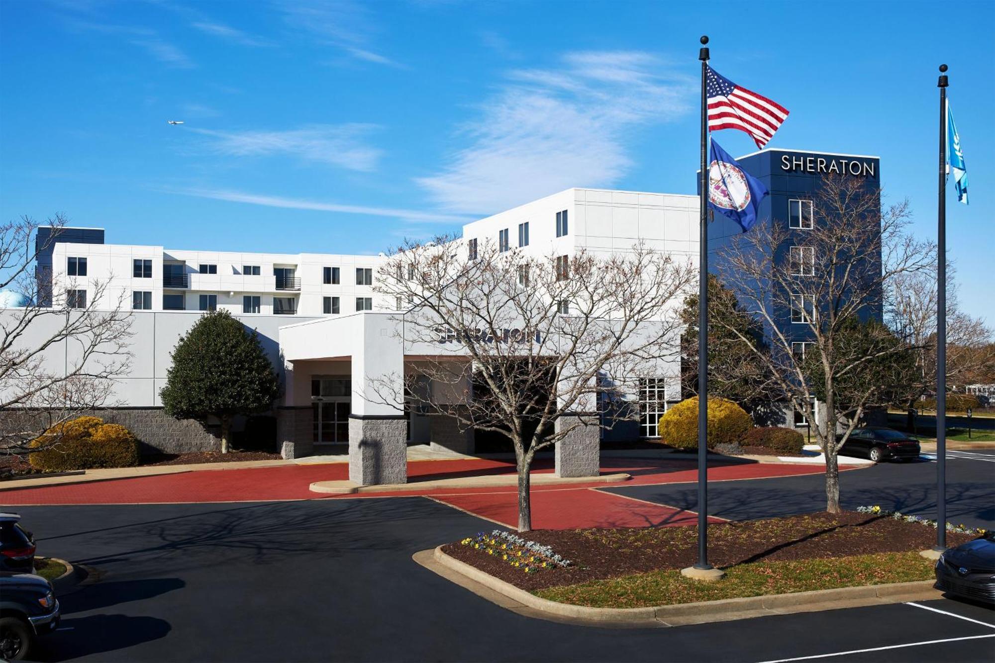 Sheraton Richmond Airport Hotel Сандстон Экстерьер фото