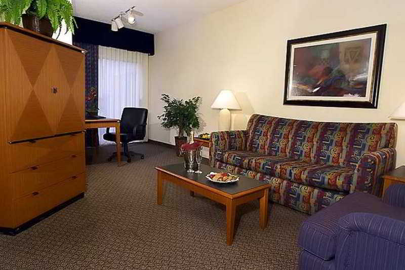 Sheraton Richmond Airport Hotel Сандстон Номер фото
